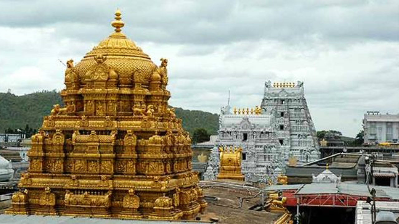 या मंदिराअंतर्गत 75 ठिकाणी 6,000 एकर वनजमीन आणि 7,636 एकर स्थावर मालमत्तादेखील आहे. यापैकी 159 मालमत्ता भाडेतत्त्वावर असून, यातून वार्षिक 4 कोटी रुपयांचे उत्पन्न मंदिराला मिळते. 

