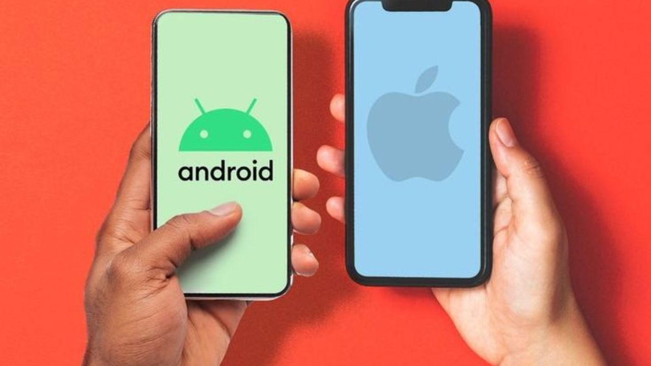 Android स्मार्टफोनमध्ये कस्टमायझेशनसाठी युजर्सना अनेक पर्याय मिळतात. यासोबतच Android स्मार्टफोनमध्ये उत्तम गेमिंग अनुभवासह अनेक पर्याय उपलब्ध आहेत. मात्र, आयफोनमध्ये कस्टमायझेशनचा पर्याय पूर्वीपेक्षा चांगला झाला असून नवीन सीरिजमध्ये ही सुविधा उपलब्ध असली तरी जुन्या आयफोनमध्ये ही सुविधा उपलब्ध नव्हती. 