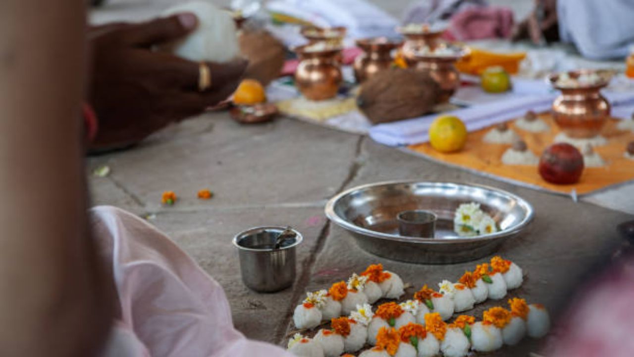संकष्टीच्याच दिवशी भरणी श्राद्ध; कधी, कसे करायचे ते जाणून घ्या