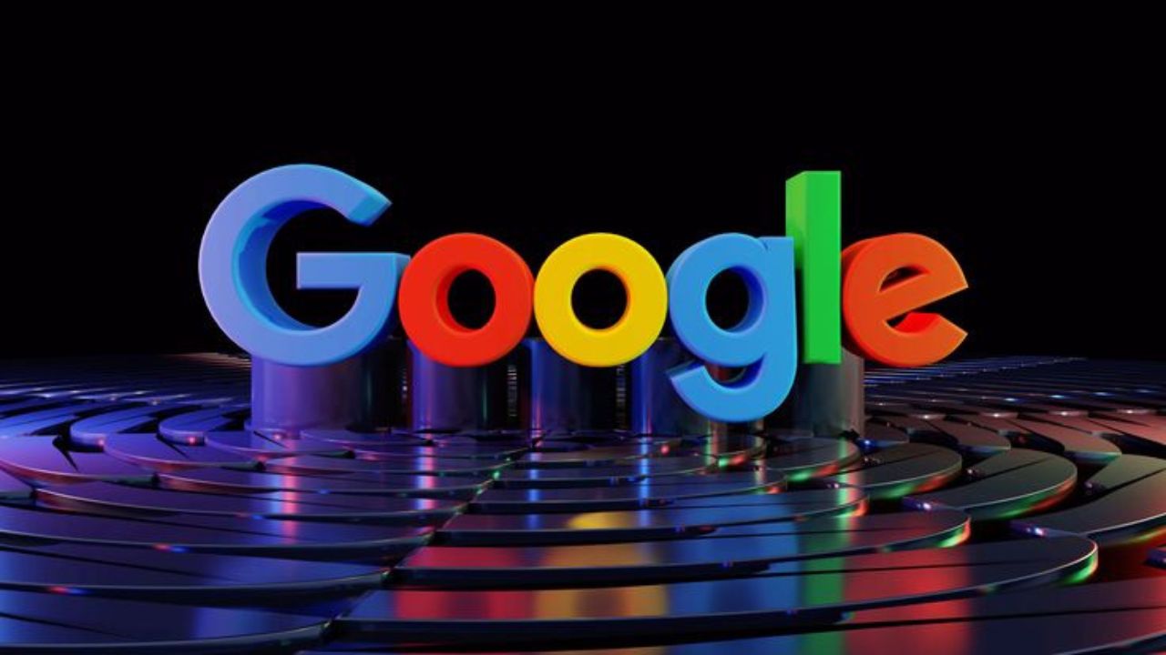Google हे कंपनीचे नाव आहे. आणि आपण आपल्या स्मार्टफोनवर वापर असलेलं Google एक सर्च इंजिन आहे. 