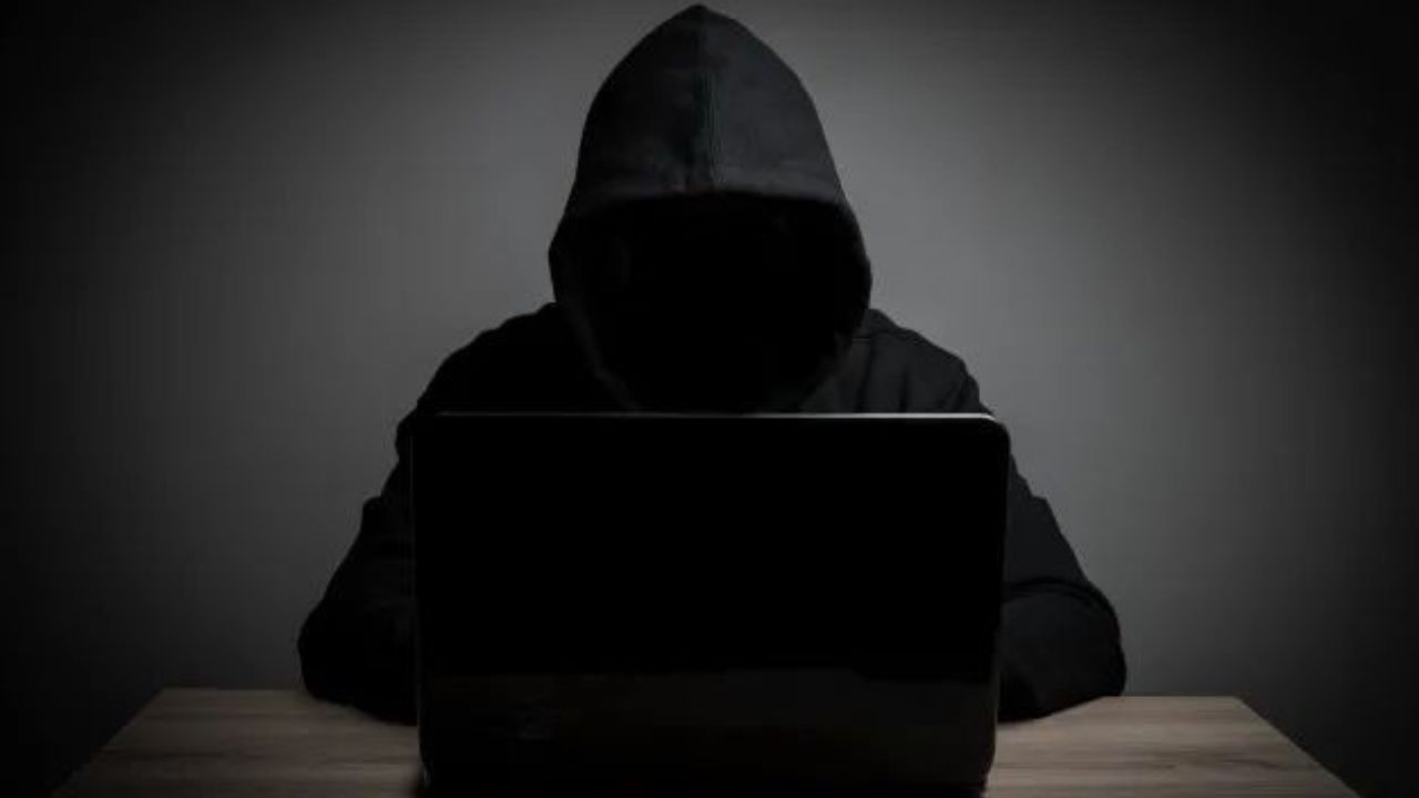 Digital Finance Scams: डिजीटल फायनान्स स्कॅम्सपासून सावध राहण्यासाठी सोप्या टीप्स वापरा (फोटो सौजन्य - pinterest)