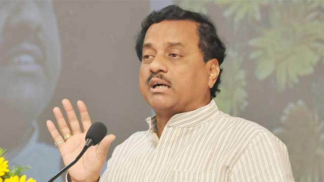 सुनिल तटकरेंना धक्का, खालिद रखांगे आणि राष्ट्रवादी काँग्रेसच्या सात नगरसेवकांचा वेगळाच खेळ
