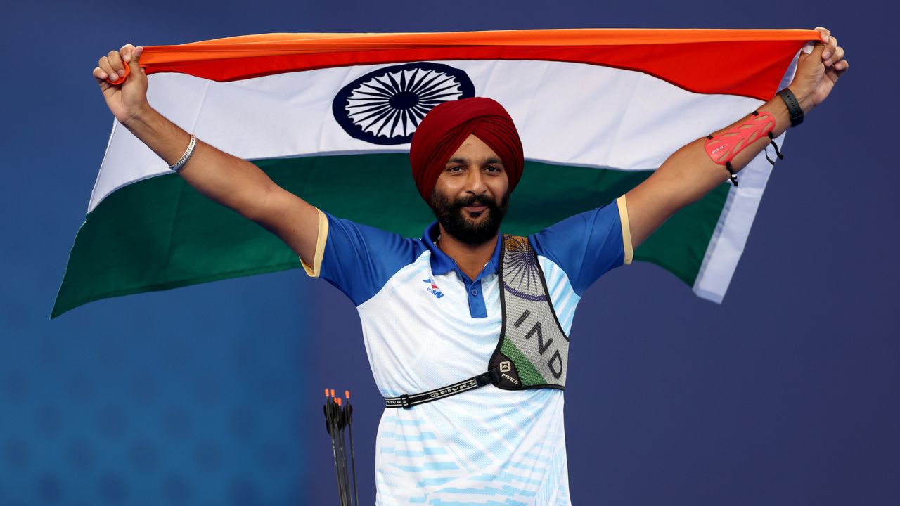 भारताचा स्टार पॅरा तिरंदाज हरविंदर सिंह याने अविश्वसनीय कामगिरी करून भारताला आर्चरीमधून पहिले मेडल मिळवून दिले. त्याचे हे पॅरालिम्पिकमधील दुसरे मेडल होते. फोटो सौजन्य - पॅरालिम्पिक खेळ सोशल मीडिया 