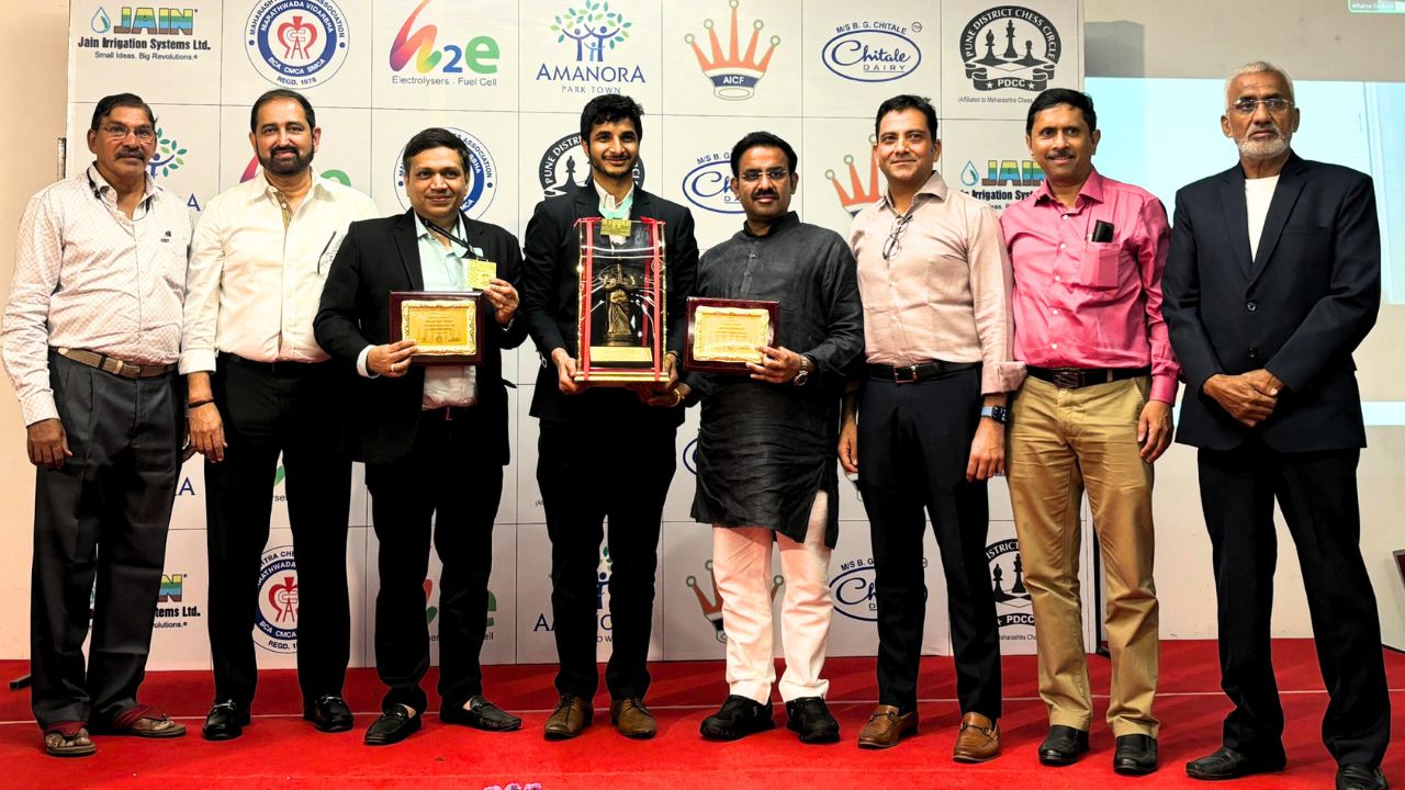 माझ्या आयुष्यात वाटले नव्हतं कधी गोल्डमेडल पाहायला मिळेल; ग्रॅण्डमास्टर अभिजित कुंटे म्हणाला, ऑलिंपियाडमध्ये दुहेरी सुवर्णपदक…