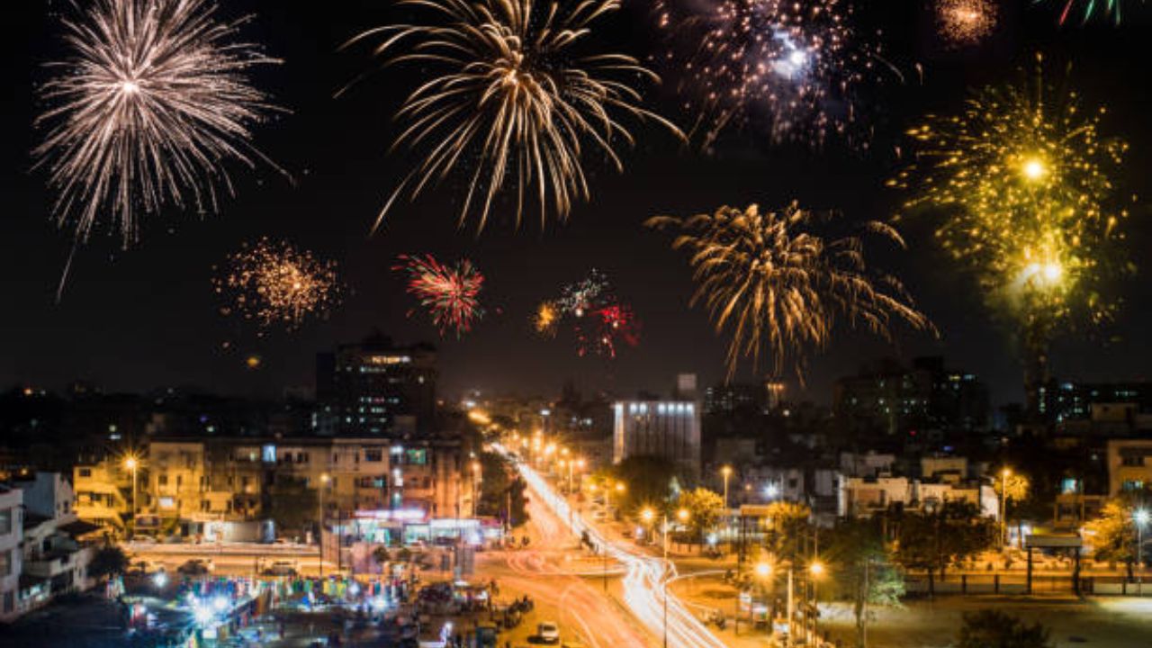 या चुका कमी करतील दिवाळीची मज्जा (फोटो सौजन्य: iStock)
