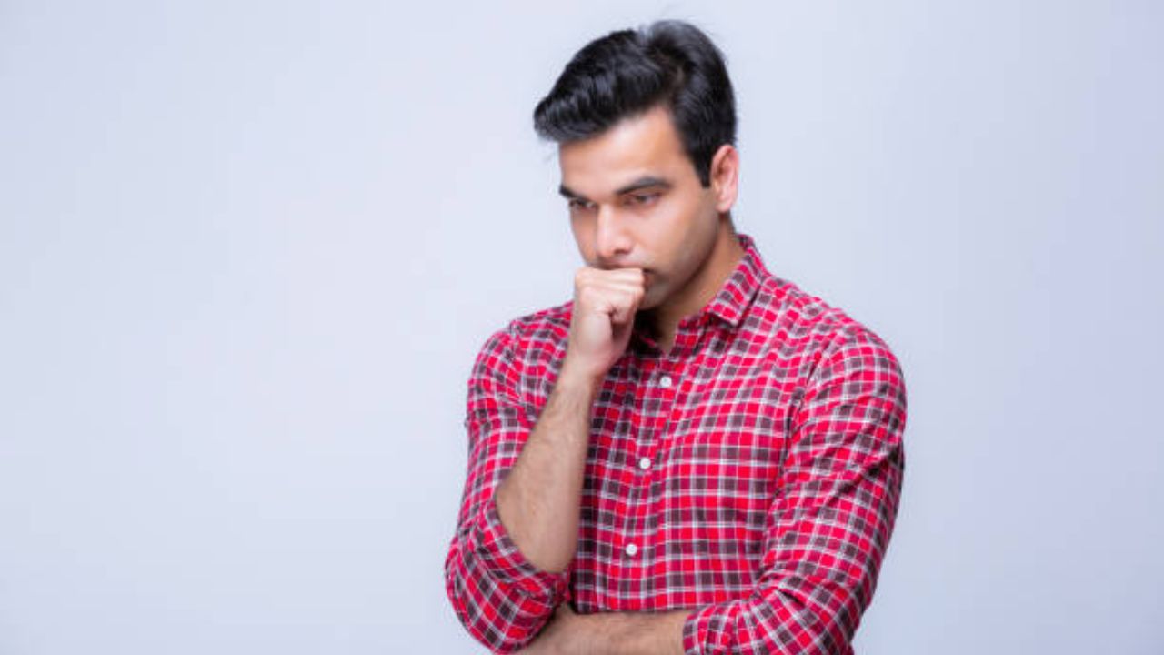 जेव्हा तुम्ही स्वतःच्या समस्यांसाठी दुसऱ्यांना दोष देता तेव्हा हे असे वागणे नमूद करते की तुम्ही जबाबदाऱ्यांपासून धावत आहात. 