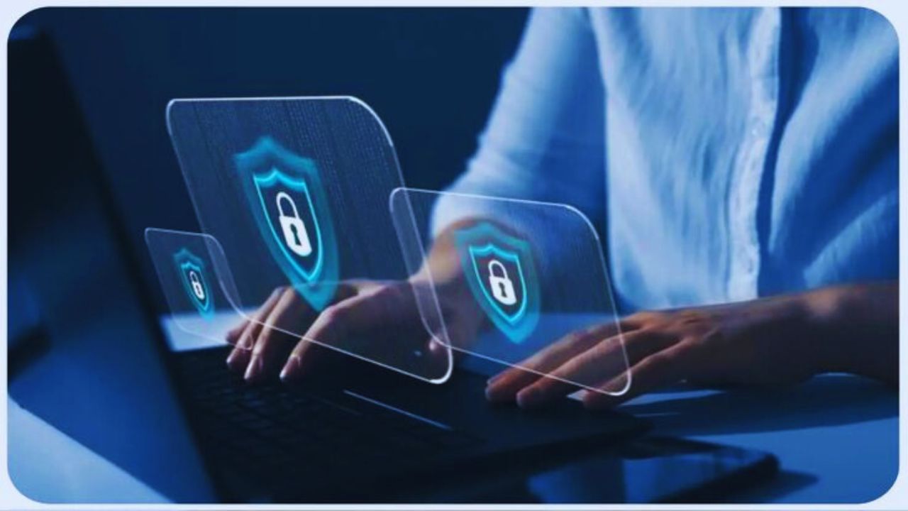 अँटीव्हायरस सॉफ्टवेअरमुळे तुमच्या डाटाचे फिशिंग हल्ले, स्पायवेअर आणि कीलॉगरसारख्या सायबर हल्ल्यांपासून संरक्षण केलं जातं.