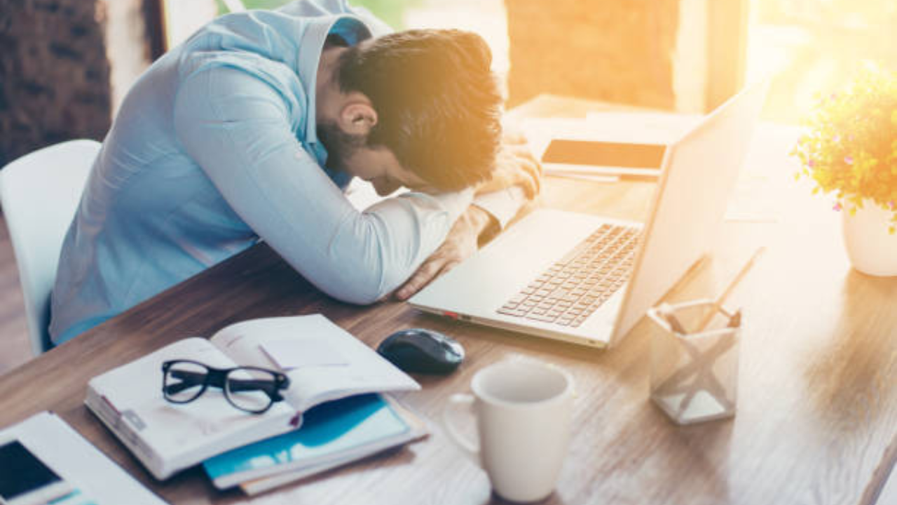 शारीरिक हालचाल करणेही बंद झाले आहे