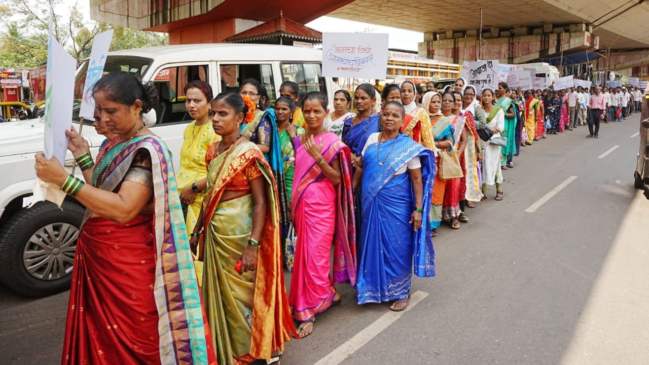 बाकडींच्या खरेदी वितरणात भ्रष्टाचार? सामाजिक एकता मंचाने काढला मोर्चा