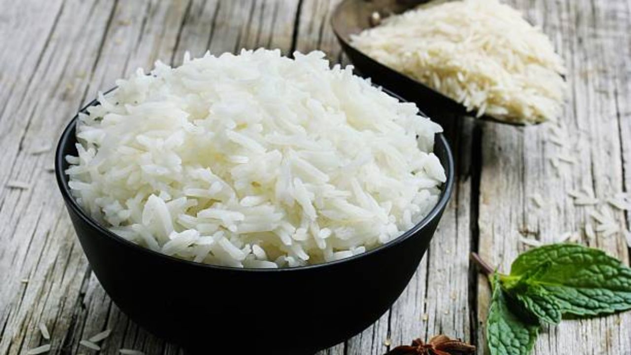 पांढऱ्या रंगाच्या तांदळामध्ये उच्च ग्लायसेमिक इंडेक्स आढळून येते, ज्यामुळे रक्तातील साखरेचे प्रमाण झपाट्याने वाढते. मधुमेह असलेल्या रुग्णांनी आहारात पांढऱ्या रंगाच्या तांदुळाचे सेवन करू नये. 