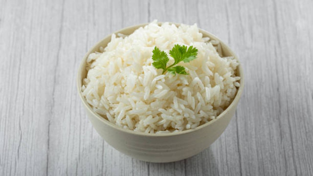 भात खाल्यामुळे आरोग्याला होणारे फायदे