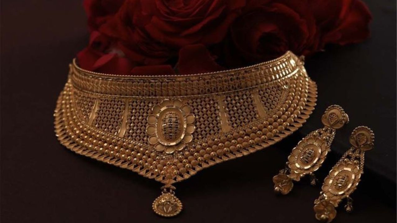 भारतीय व्यक्ती दुबईमधून किती सोनं आणू शकतो? काय सांगतात नियम, जाणून घ्या (फोटो सौजन्य - pinterest)
