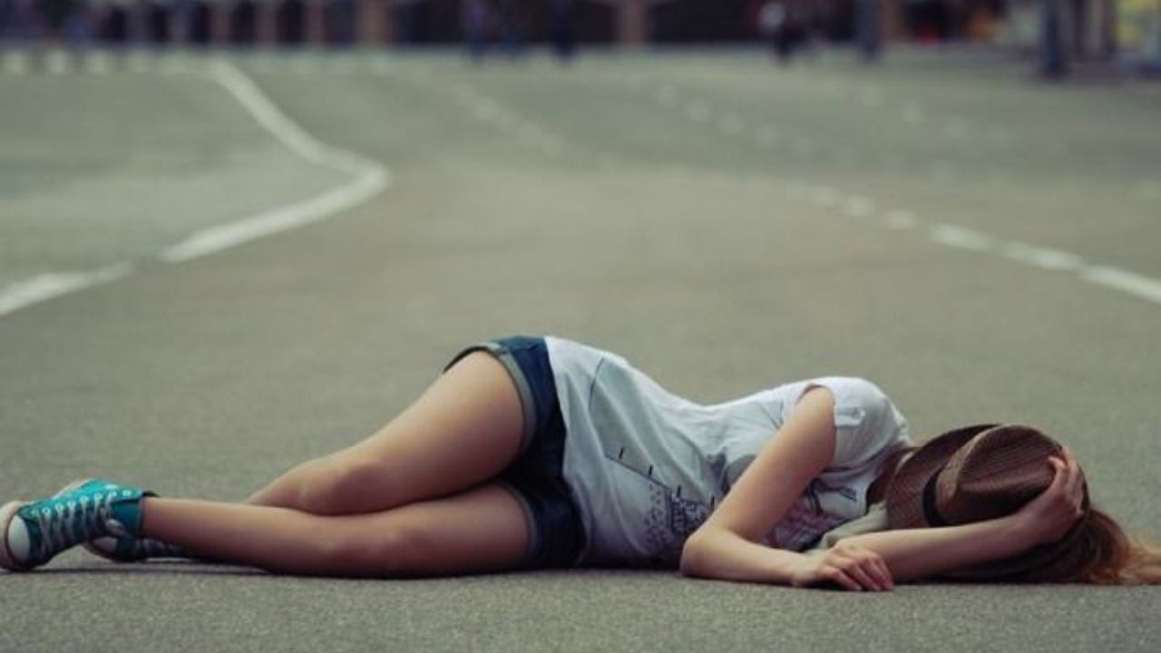 खरं तर, आम्ही बोलतोय कझाकिस्तानमधील कलाची गावाबद्दल. येथे लोक अचानक झोपतात आणि महिने झोपतात.