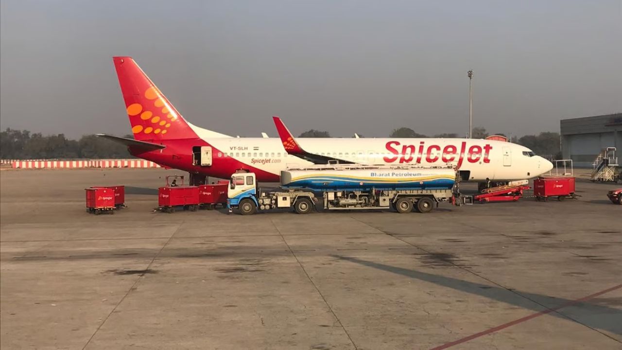 बोईंग 737 च्या रडार जॅममुळे विमान कंपन्यांना DGCA चा इशारा; विमानतळावर तणावातग्रस्त परिस्थिती ( फोटो सौजन्य : सोशल मीडिया)