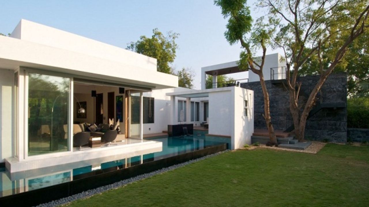 How different is the luxury 'Bakhtavar' compared to Antilia Know the special history of Ratan Tata's house