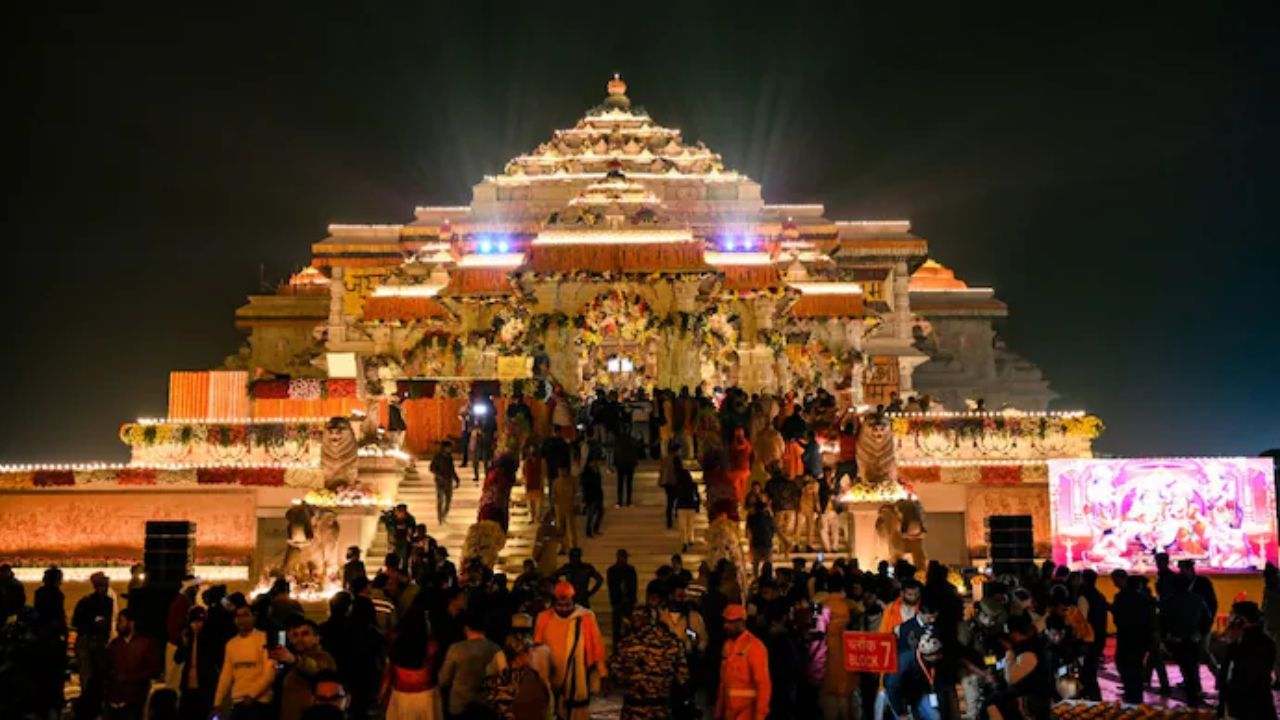 The four directions will be illuminated with millions of lights See how Diwali is being celebrated in Ramlalla's Ayodhya