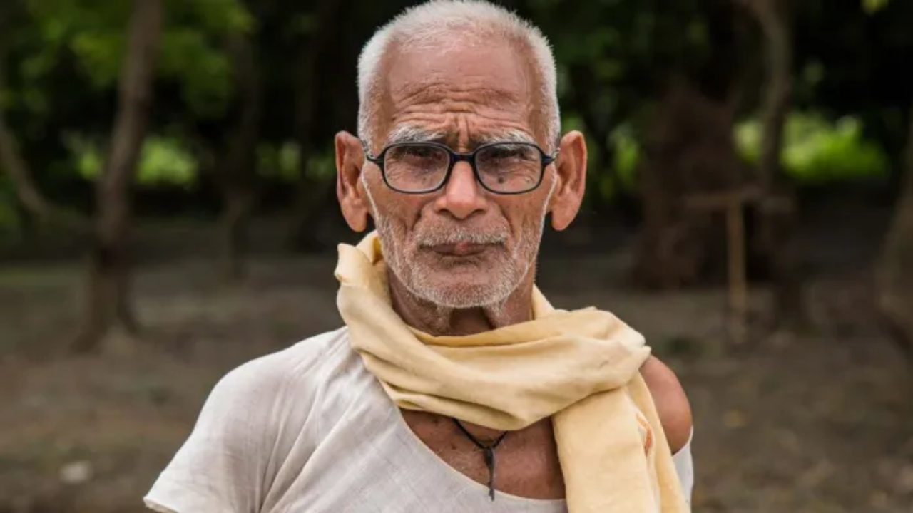 या योजनेअंतर्गत पात्र लाभार्त्यांना त्यांच्या बँक खात्यात एकरकमी 3 हजार रुपये पाठवले जातात. या योजनेसाठी 2024-2025 या वर्षासाठी ऑफलाइन अर्ज स्वीकारण्याची प्रक्रिया सुरू आहे
