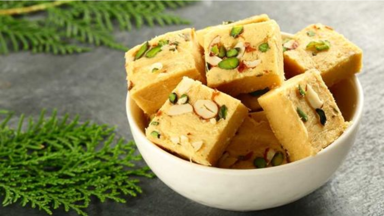 दिवाळीत सर्वांच्या घरी भेट म्हणून येणारी सोनपापडी भारतात आली कुठून? वाचा रंजक इतिहास