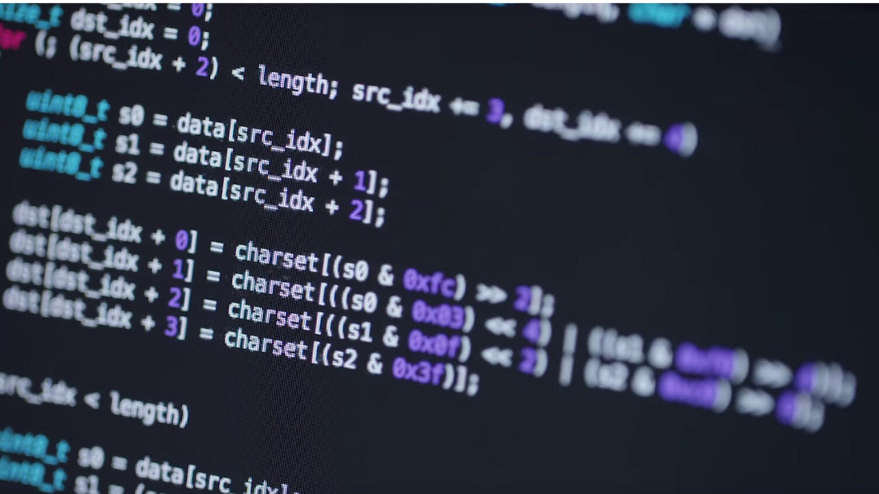 हाय परफॉर्मन्स सॉफ्टवेअर, गेमिंग, आणि सिस्टम प्रोग्रामिंगमध्ये C++ खूप वापरली जाते. ही लँग्वेज शिकल्यास, आपल्याला मोठ्या कंपन्यांमध्ये उच्च वेतनाची नोकरी मिळू शकते.