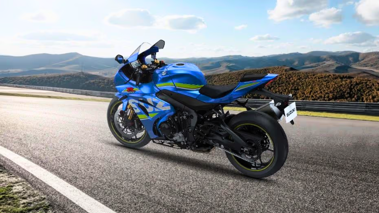 रेसिंग फील देणाऱ्या सुझुकी GSX-R1000ला 999cc इंजिन आहे. या बाईकला सर्वाधिक गती आणि उत्कृष्ट ग्रिपसाठी ओळखले जाते.