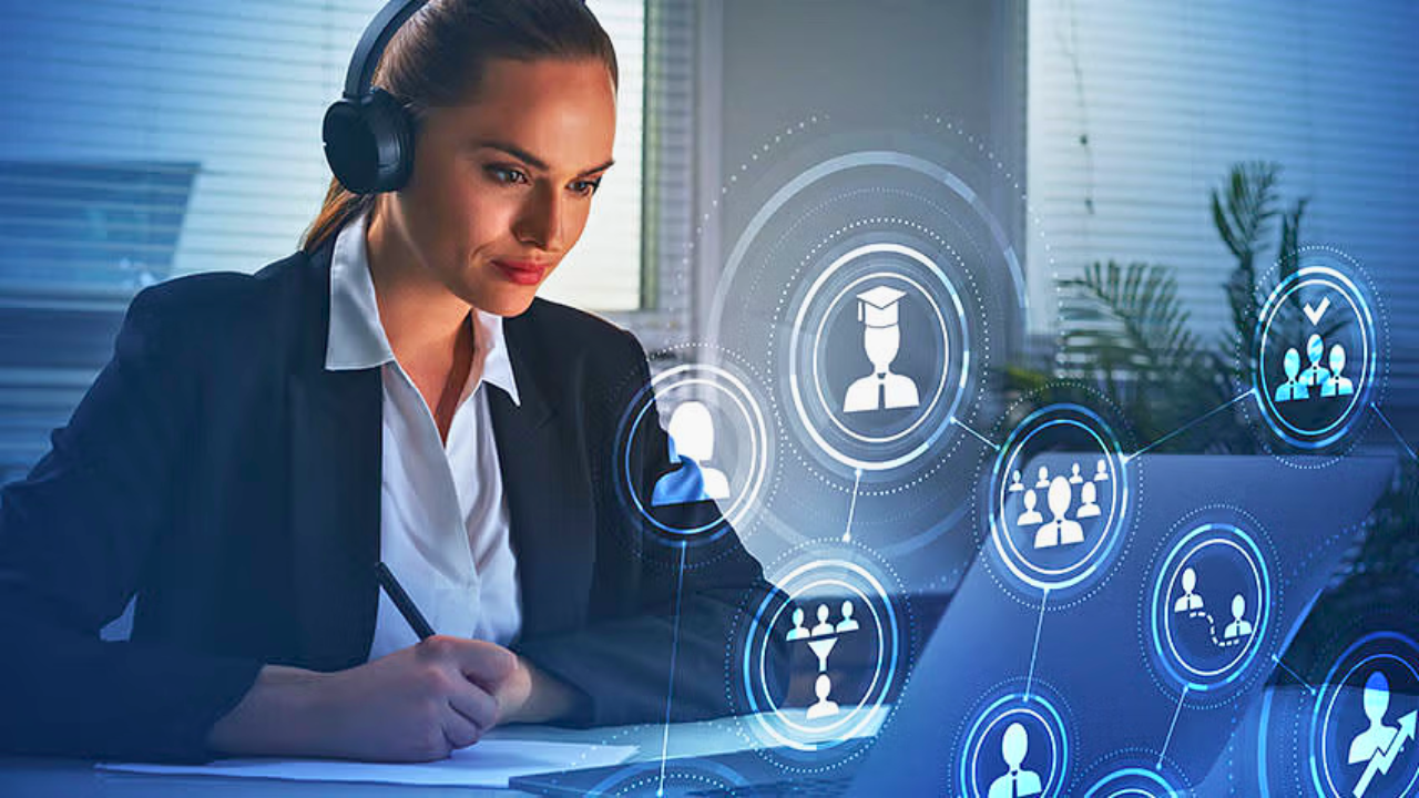 HR MBA - परदेशातील कंपन्यांमध्ये मानव संसाधन व्यवस्थापनाचे कौशल्य वापरून उच्च पगाराच्या संधी. कर्मचारी व्यवस्थापनात तज्ञ होऊन विविध देशात काम करता येते. 