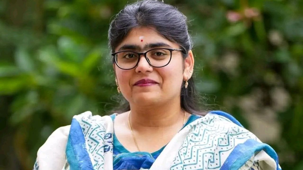 अशोक चव्हाण यांच्या कन्या श्रीजया चव्हाण यांना उमेदवारी देण्यात आली आहे. भोकर विधानसभा मतदारसंघातून श्रीजया चव्हाण यांना भाजपकडून उमेदवारी मिळाली असून त्या तरुण नेत्या म्हणून पुढे येत आहेत.