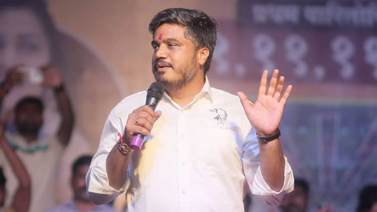 रोहित पवार हे देखील राजकारणातील तरुण नेते म्हणून लोकप्रिय आहेत. 2019 च्या विधानसभेमध्ये पहिल्यांदा निवडणूक लढवलेल्या रोहित पवार यांनी आपल्या पहिल्याच टर्ममध्ये लक्षवेधी काम केले. आता त्यांना दुसऱ्यांदा उमेदवारी मिळाली आहे.