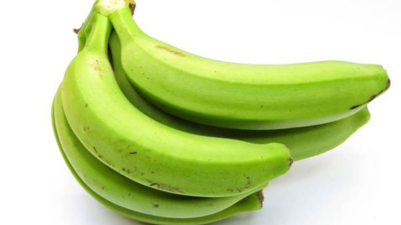 कच्ची केळीमध्ये पोटॅशियम व मॅग्नेशियमचा समृद्ध स्रोत असतो. यामुळे आरोग्य तर सुधारतेच पण ताण-तणाव सुद्धा कमी होतो.
