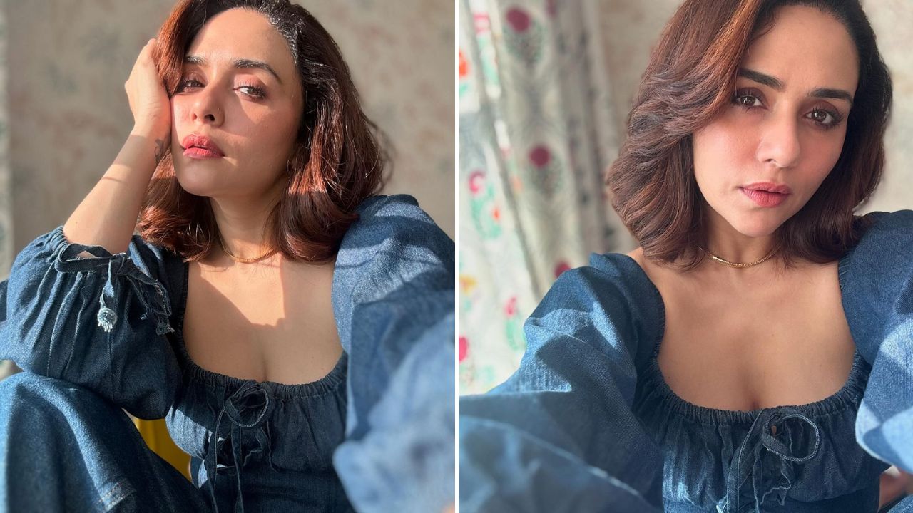 अमृताच्या या सुंदर सेल्फीने चाहत्यांना वेडे केले आहे. यामध्ये अभिनेत्रीने डेनिमचा गाऊन परिधान केला आहे. ज्यामध्ये ती खूपच आकर्षित आणि सुंदर दिसत आहे. 