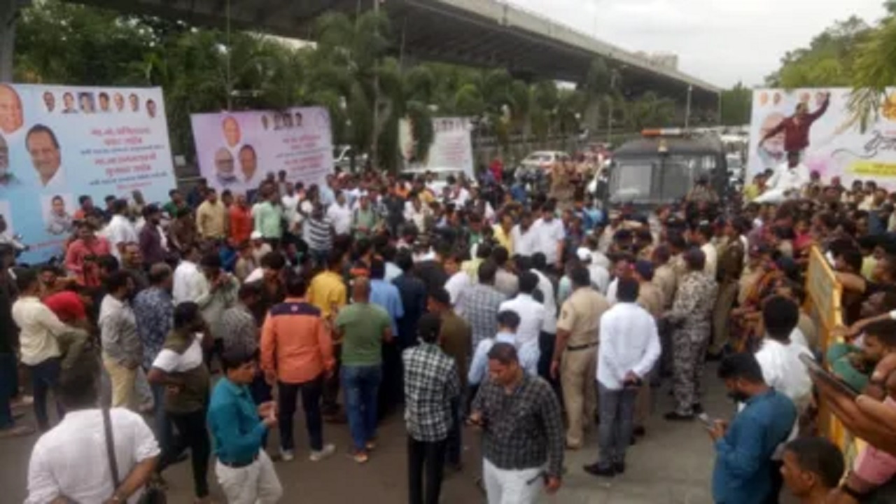 Clashes Between Ncp And Bjp Party Workers In Nashiks Panchvati Nrka