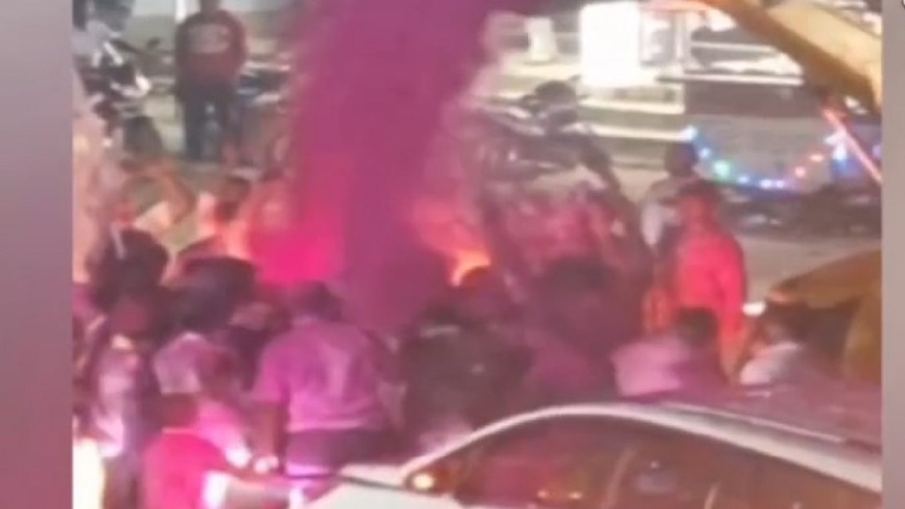 Fire Breaks Out After Newly Elected Mla Throws Rose Petals Incident In Kolhapur Nrka