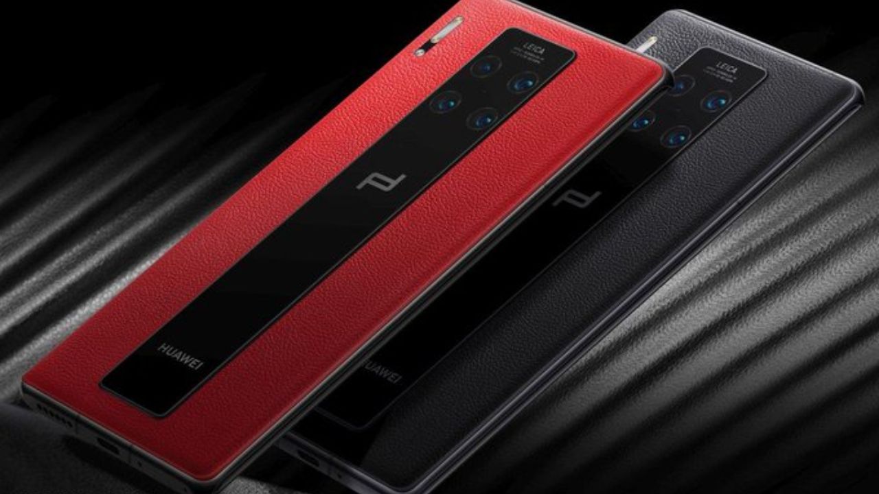 या यादीतील तिसऱ्या फोनचे नाव Huawei Mate 30 RS Porsche Design आहे. या स्मार्टफोनची किंमत 2,14,990 रुपये असू शकते.  हा फोन अजून लाँच झालेला नाही. यात 2.86 GHz प्रोसेसरसह Kirin 990 Octa Core चिपसेट, 12GB RAM, 512GB स्टोरेज, जलद चार्जिंग सपोर्टसह 4500mAh बॅटरी, असू शकते. 