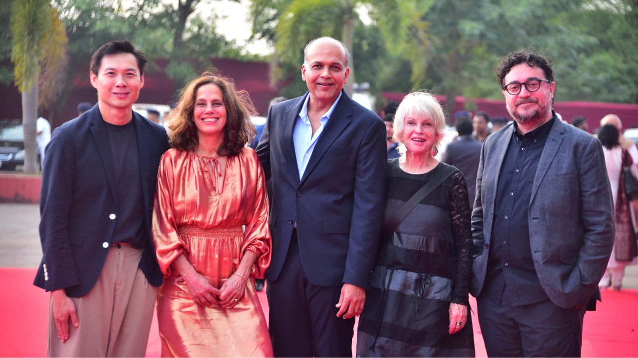 माहिती आणि प्रसारण मंत्रालय, NFDC आणि ESG च्या सहकार्याने, २० ते २८ नोव्हेंबर २०२४ दरम्यान गोव्यात ५५ व्या भारतीय आंतरराष्ट्रीय चित्रपट महोत्सव (IFFI)आयोजित करण्यात येणार आहे. 