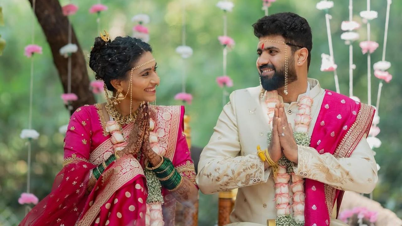 रेश्मा शिंदेच्या वाढदिवशी पतीने दिल्या खास पद्धतीत शुभेच्छा; म्हणाला ‘वाढदिवसाच्या शुभेच्छा…’