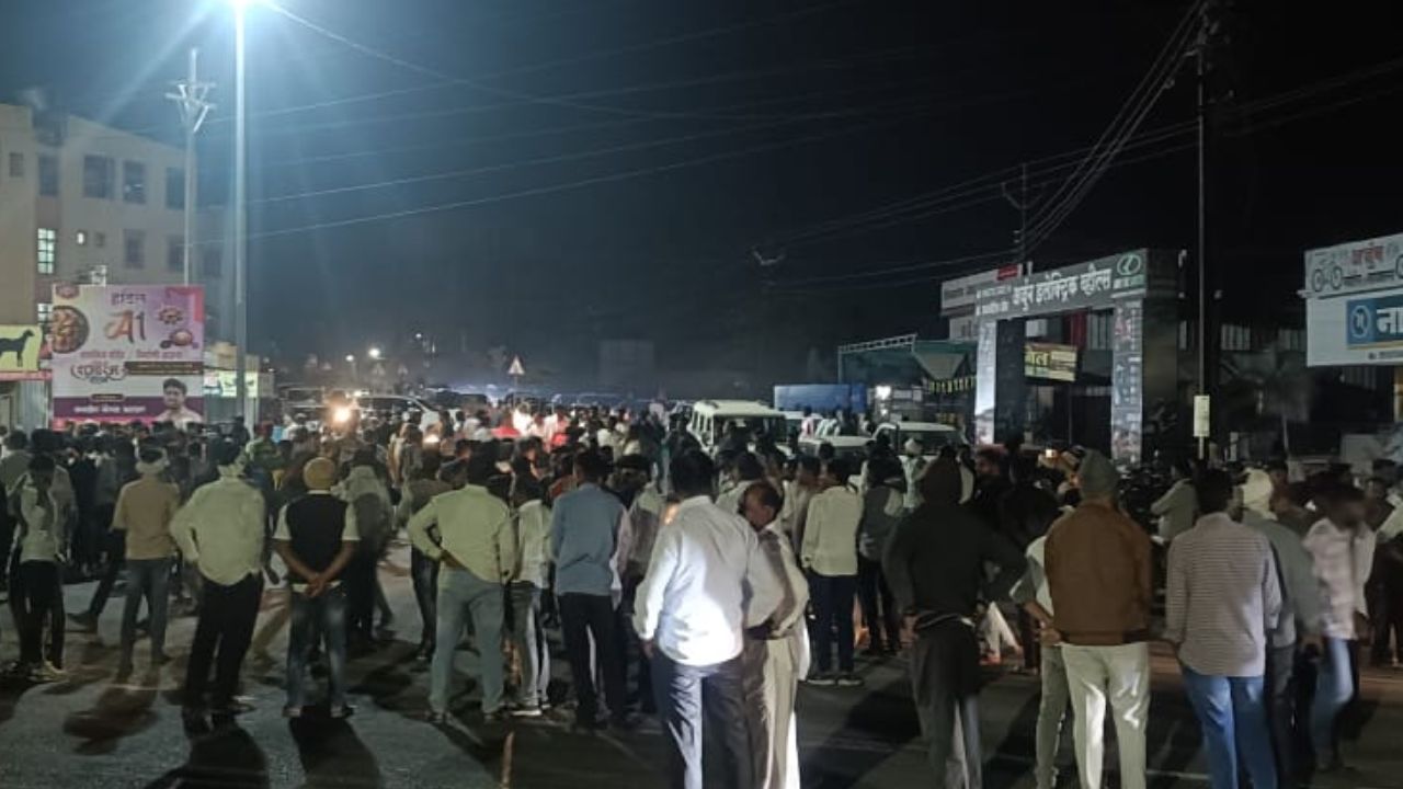 अहिल्यानगर : मोनिका राजळेंवर जमावाकडून हल्ला; आमदारसह तीन जण किरकोळ जखमी