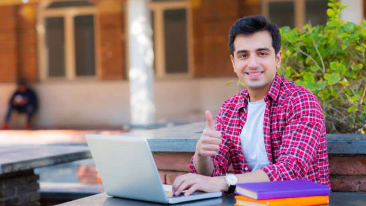 Career Guidance: ‘या’ PG Degree ठरत आहेत यशस्वी करिअरचा मार्ग !