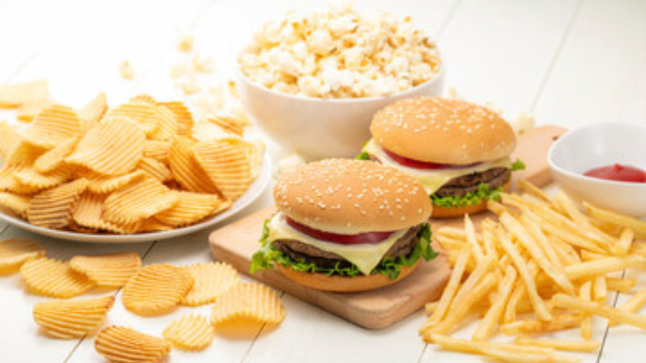 फॅट्स वाढवणारे पदार्थ टाळा