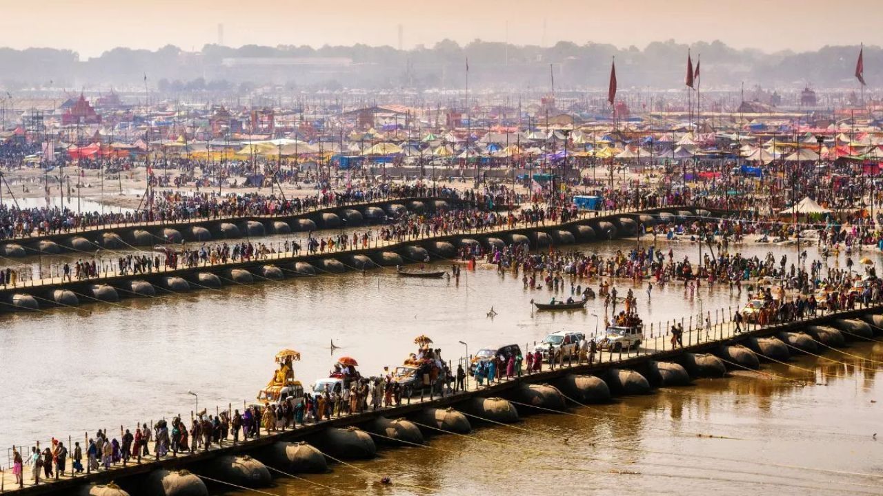 या क्रमाने महाकुंभात प्रथमच ऑल टेरेन व्हेईकल तैनात करण्यात येत आहे. जत्रा परिसरात कुठेही आगीची घटना घडल्यास हे वाहन काही सेकंदात घटनास्थळी पोहोचून आगीवर नियंत्रण मिळवण्यास सक्षम असेल.