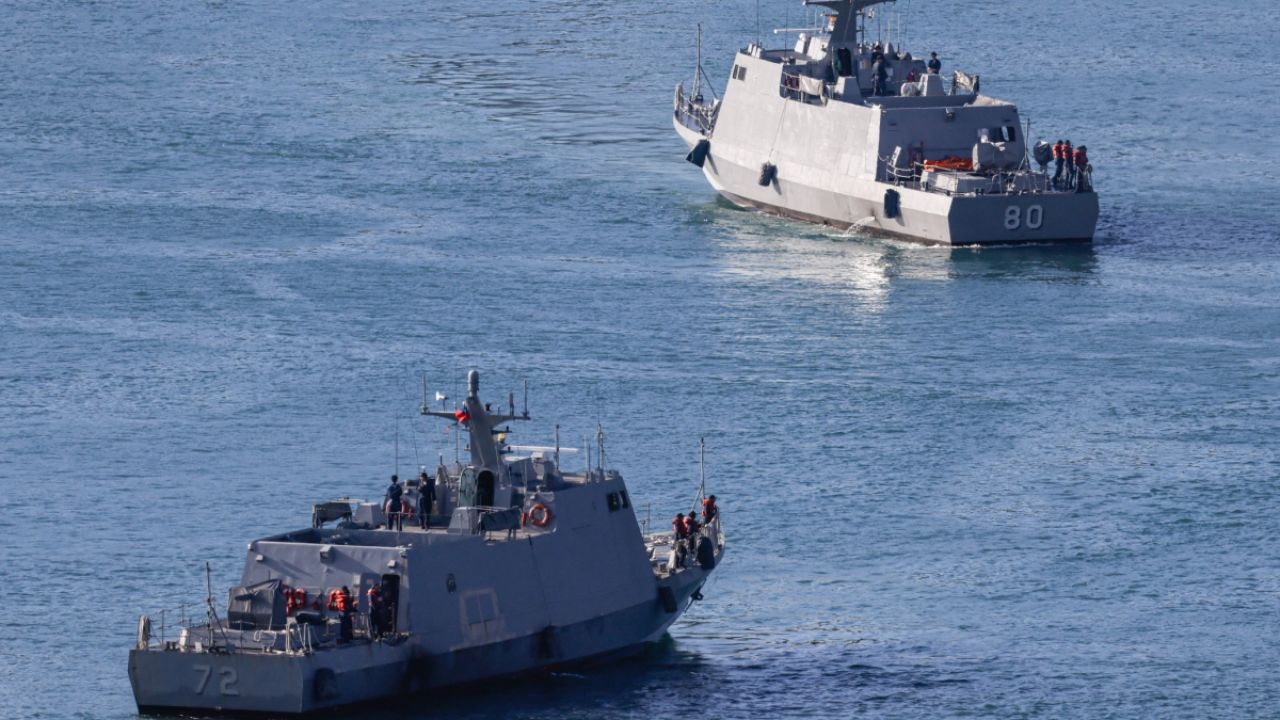Are the dragons preparing for war Chinese aircraft and naval vessels entered Taiwan's territory