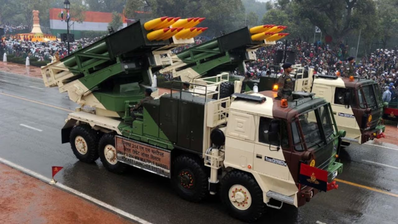 पिनाका काय आहे  भारत निर्मित पिनाका शस्त्र प्रणालीला भगवान शिवाच्या धनुष्याचे नाव देण्यात आले आहे आणि DRDO ने विकसित केले आहे.