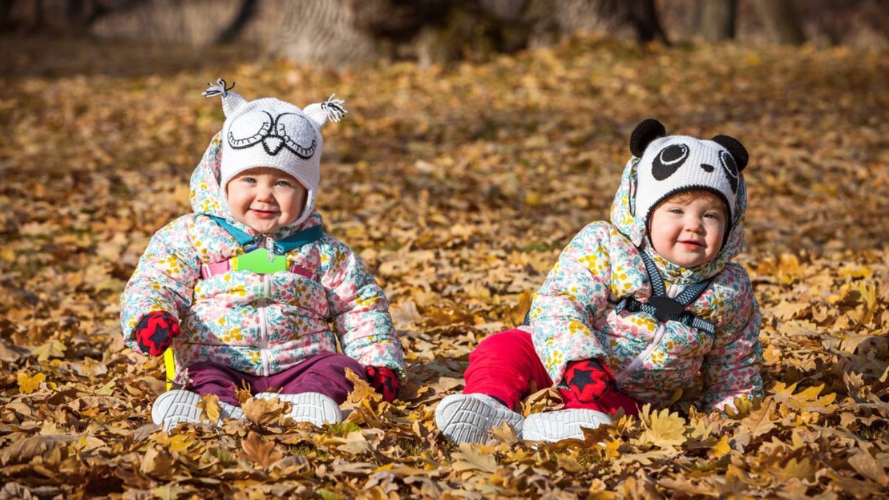 World Twins Day : जुळी मुले कशी जन्माला येतात? जाणून घ्या काय आहे असे होण्याची सर्वाधिक शक्यता