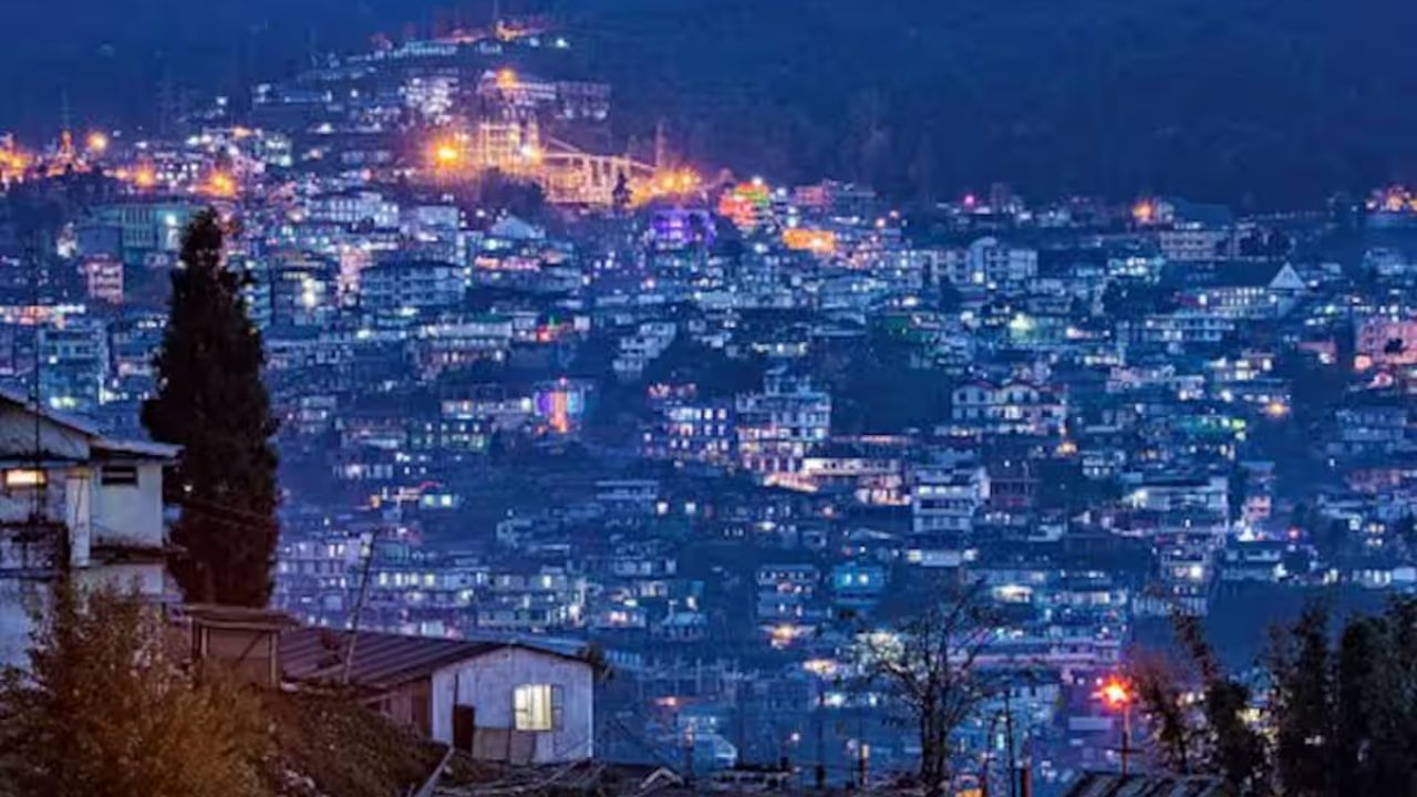 नागालँडची राजधानी कोहिमा सर्वात स्वच्छ हवेच्या बाबतीत सहाव्या स्थानावर आहे, जिथे सोमवारी सकाळी 8 वाजता AQI नोंदवण्यात आला.