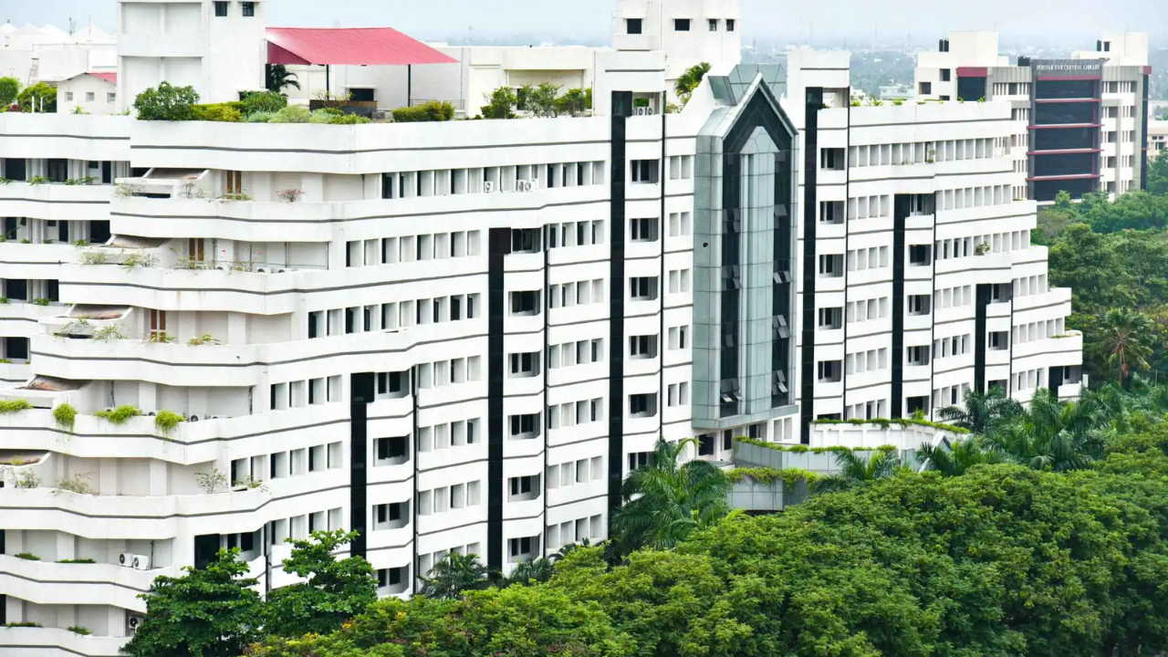 वेल्लोर इन्स्टिटयूट ऑफ टेक्नॉलॉजी व्यावहारिक शिक्षणावर भर देण्यासाठी ज्ञात आहे. अभियांत्रिकी शिक्षणासाठी ओळखल्या जाणाऱ्या या महाविद्यालयावर गूगलची नेहमी नजर असते.