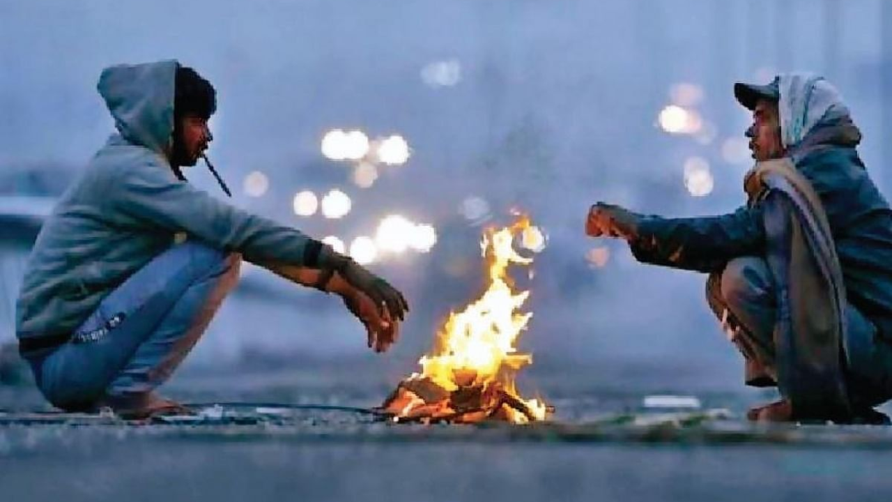 जितके होईल तितके हात धुवत चला. हात धुणे हिवाळ्यात रोगप्रतिकारशक्ती मजबूत ठेवण्यासाठी खूप महत्त्वाचे आहे. खासकरून फ्लूच्या मोसमात साबण आणि पाणी वापरून 20 सेकंदांपर्यंत हात धुवा, ज्यामुळे हानिकारक बॅक्टेरिया आणि विषाणू मारले जातात. 