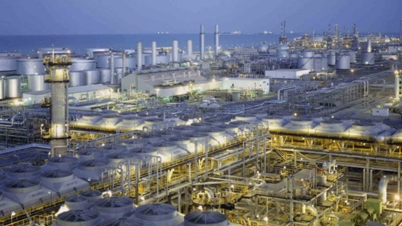 Maharashtra Refinery Project: सत्तास्थापनेचा गोंधळात महाराष्ट्राने गमावले दोन प्रकल्प ; गुजरात,आंध्रप्रदेशला होणार फायदा