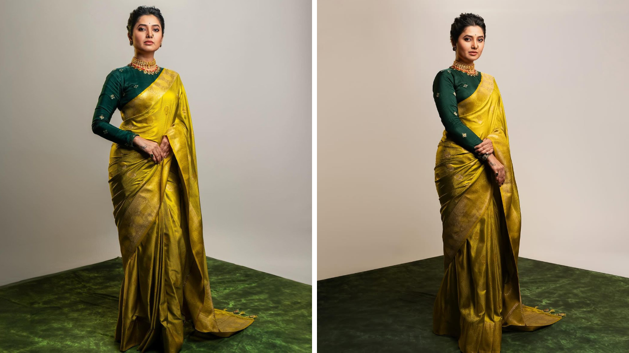 याशिवाय या रॉयल साडीसह प्राजक्ताने मिनिमल मेकअप करत परफेक्ट लुक कॅरी केलाय. बेस फाऊंडेशन, हायलायटर, आयशॅडो, काजळ, आयलायनर, डार्क आयब्रो आणि न्यूड लिपस्टिक लावत तिना हा लुक पूर्ण केलाय. तर कपाळावर लहानशी टिकली लावत पारंपरिक सौंदर्य दर्शवलेय