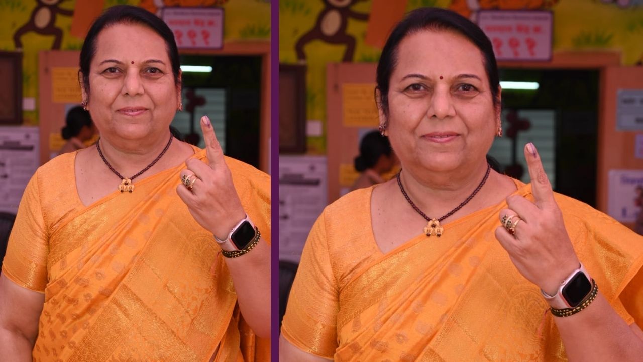 शिवसेना नेत्या तथा उपसभापती डॉ. नीलम गोऱ्हे यांनी शिवाजीनगर पुणे येथे मतदानाचा हक्क बजावला. 