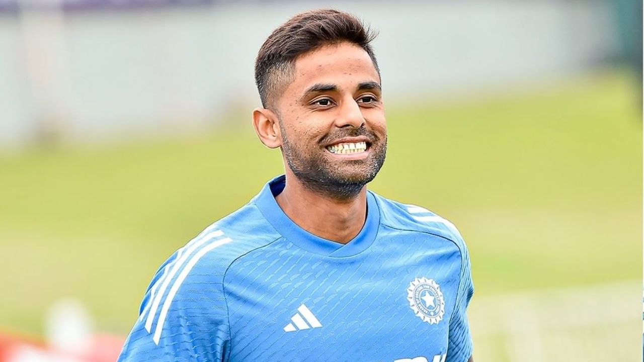 भारताच्या संघाने शेवटचा सामान T२० विश्वचषक २०२४ फायनलमध्ये खेळला होता. यावेळी भारताचे कर्णधार पद रोहित शर्माकडे सोपवण्यात आले होते आता भारताच्या T२० संघाची कमान सूर्यकुमार यादवकडे सोपवण्यात आली आहे. फोटो सौजन्य - BCCI सोशल मीडिया 