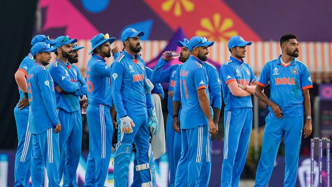 अंतिम फेरीत ऑस्ट्रेलियन संघ भारतासाठी आपत्तीजनक ठरला. अहमदाबादच्या नरेंद्र मोदी स्टेडियमवर खेळवण्यात आला होता. या स्पर्धेत भारताच्या संघाने एकही सामना न गमावता टीम इंडियाने अंतिम फेरीमध्ये प्रवेश केला होता. फोटो सौजन्य - सोशल मीडिया 