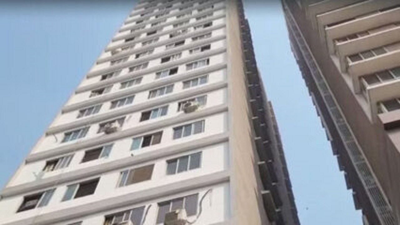 पैसे घेऊनही घरांचा ताबा देण्यास टाळाटाळ करणं बिल्डरला भोवलं; रिअल इस्टेट कंपन्यांकडून 200 कोटी वसूल